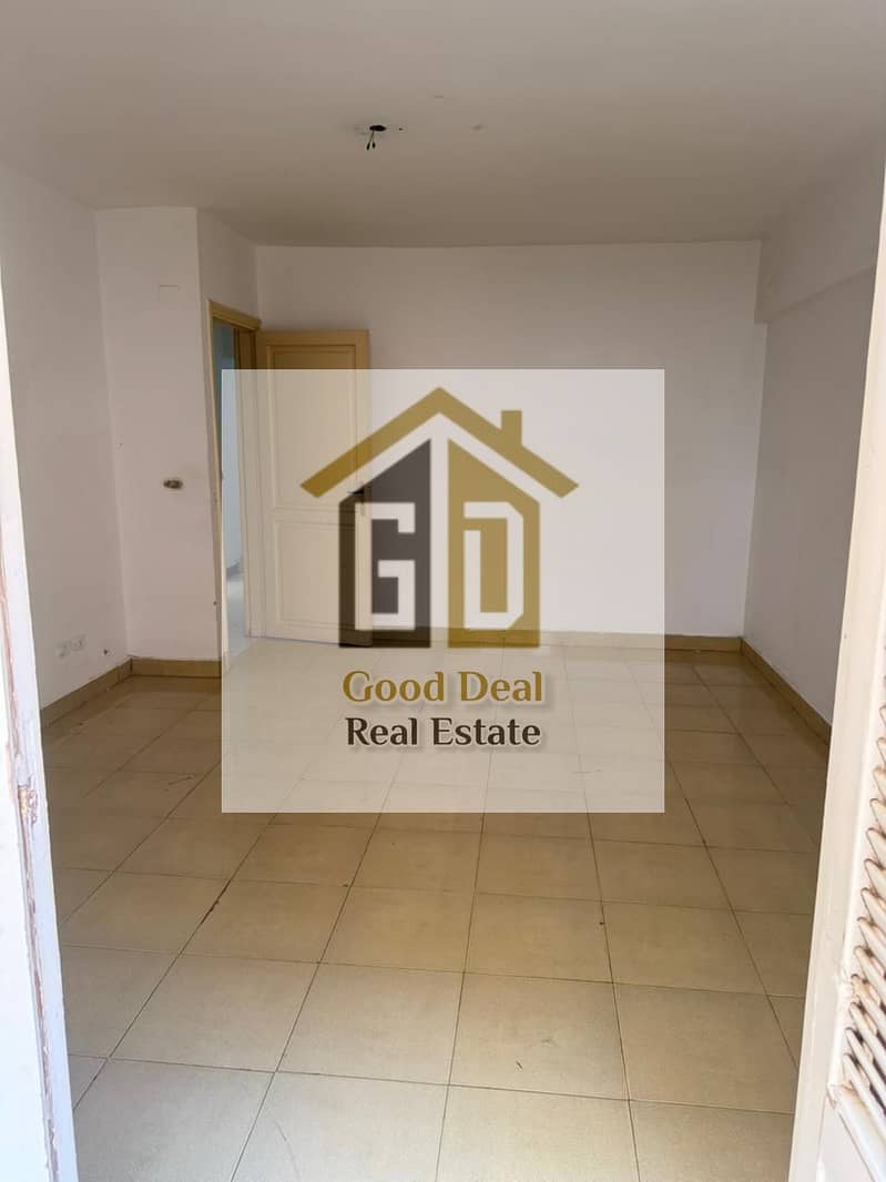 8 cc7870f2-42ec-4029-96f5-d56fe5591a84. jpg