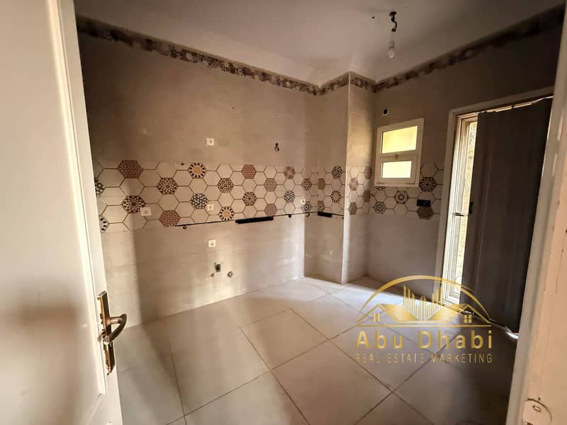 6 5de64842-0f93-46e3-9f4e-aaa325f242f5. jpg