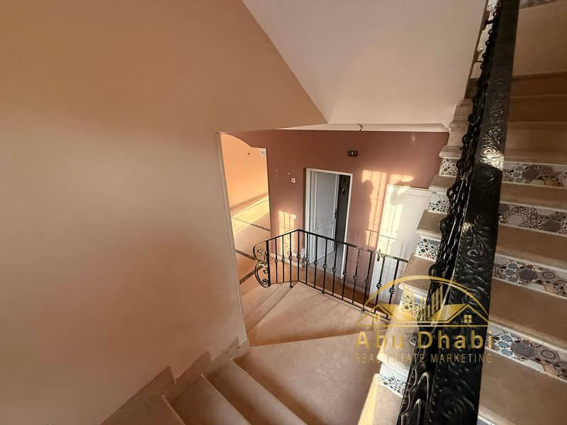 9 ee72e4b6-e66a-4c4d-a908-f531a352f160. jpg