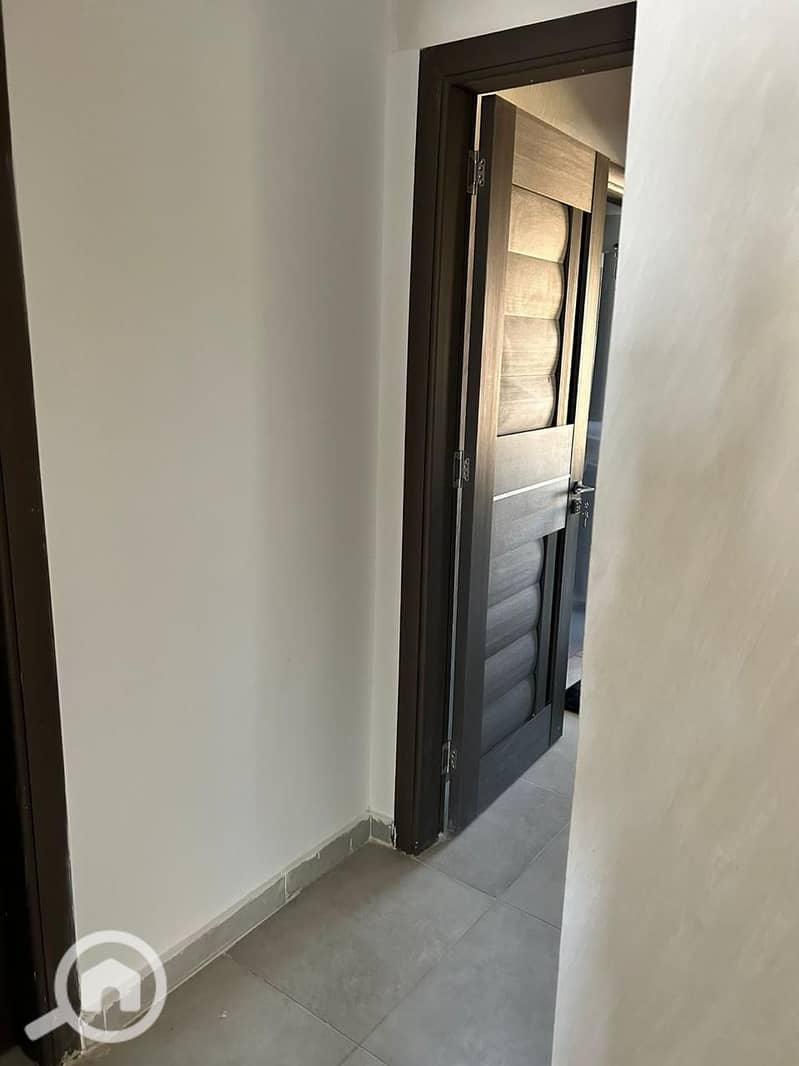 10 6cddd353-9db5-4e1b-9055-f298afff2ecc. jpeg