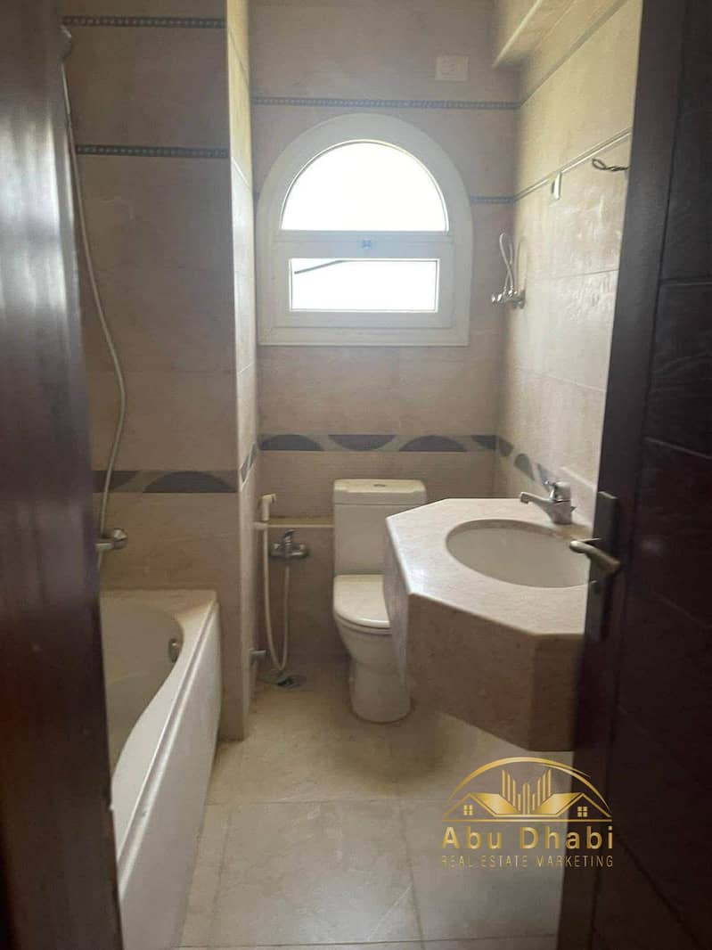 4 2df55ed3-a9ee-4efd-a38e-91ac7cee42c2. jpg