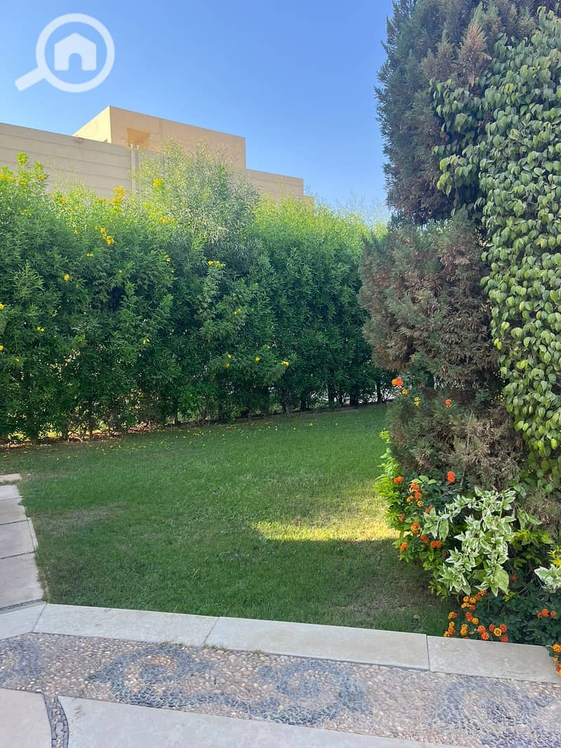 6 575b9f52-48e9-40f4-bd10-654b81f141fb. jpg