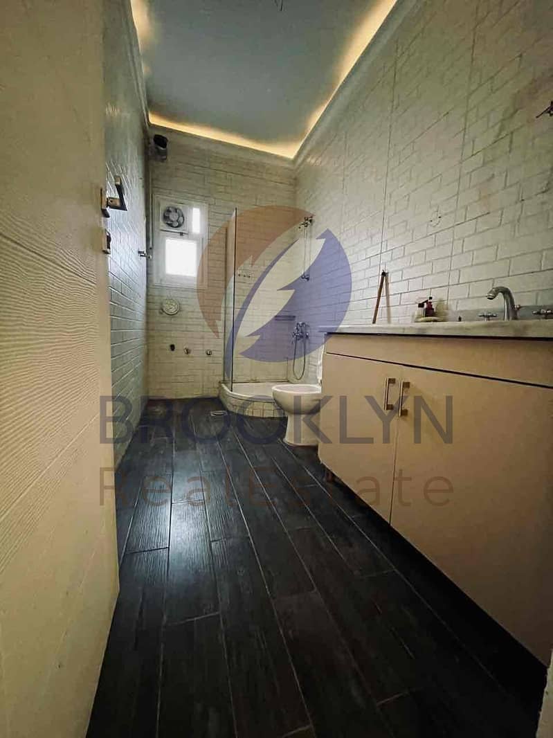 6 692fb2b7-4a1e-4382-bacc-17e60947ca0f. jpg