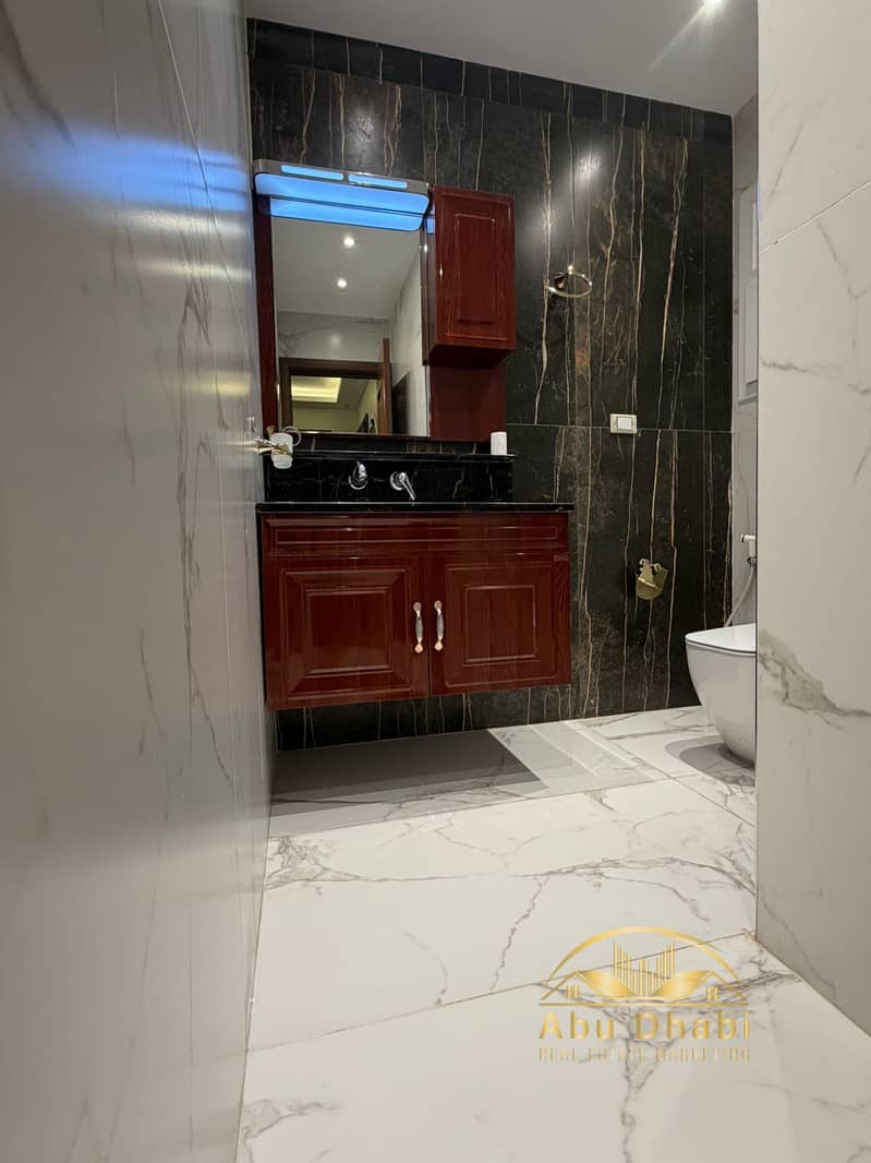 9 d9e04a45-90cb-4c9b-8911-2c2f2a94770b. jpg