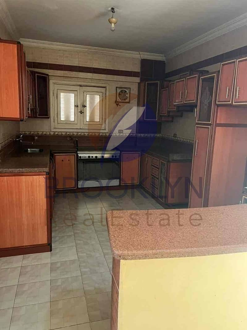 13 c4e96e59-b233-4284-866c-e72d47b54726. jpg