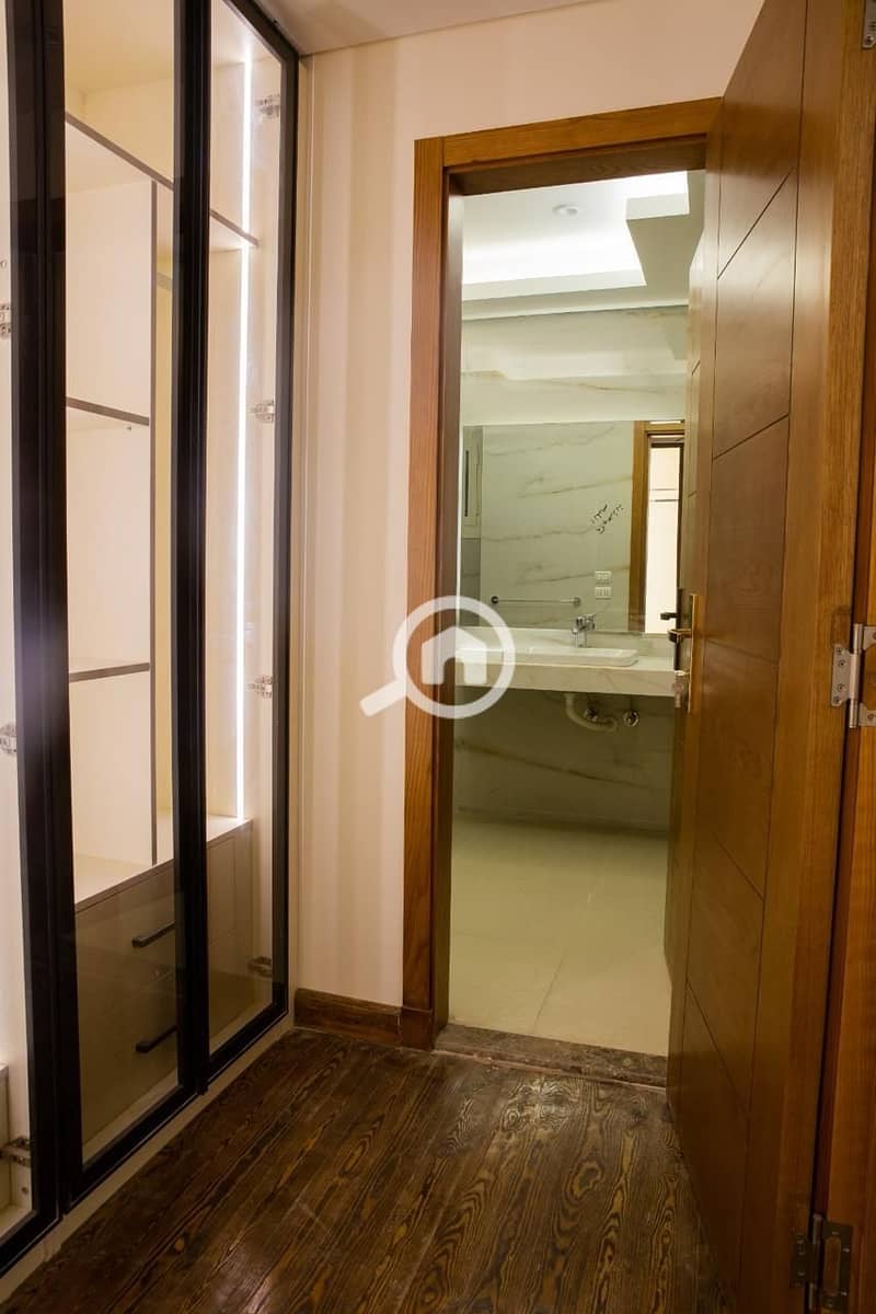 25 d9738adb-5a86-4ad5-a9f9-75cb8daef818. jpg