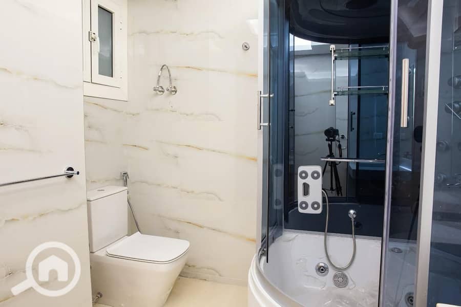 28 f40401b7-44e7-47bd-9d57-d0b4eaf29fb2. jpg