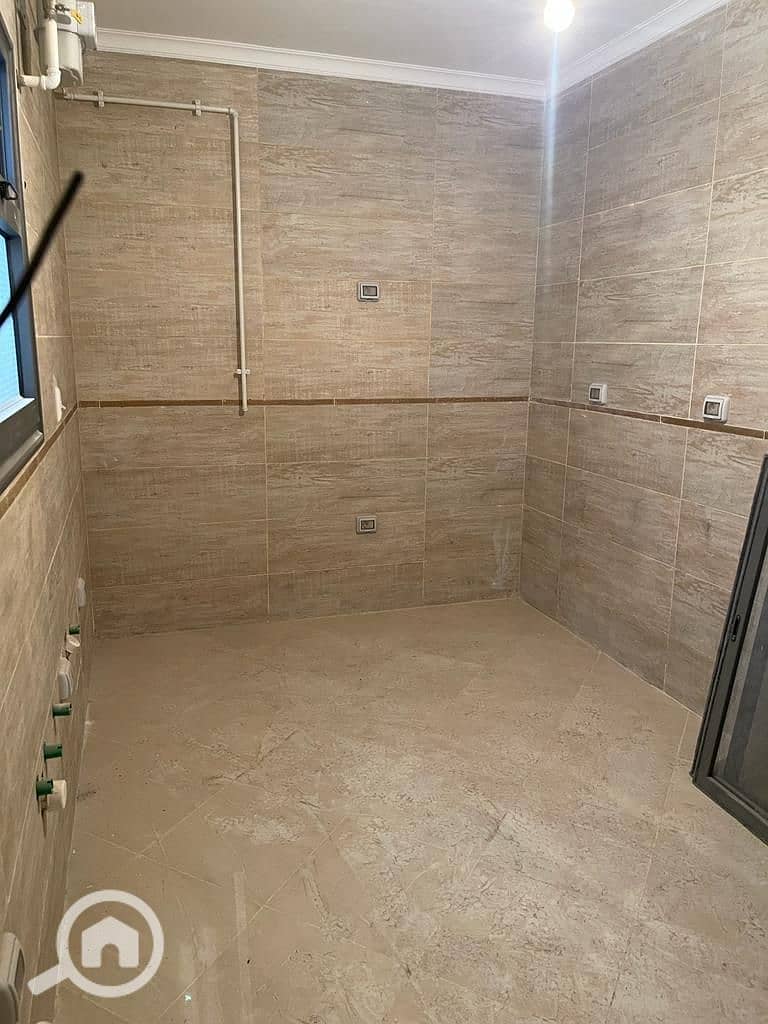 6 cb05ee2d-0048-4244-a7a4-efbed4aba302. jpg