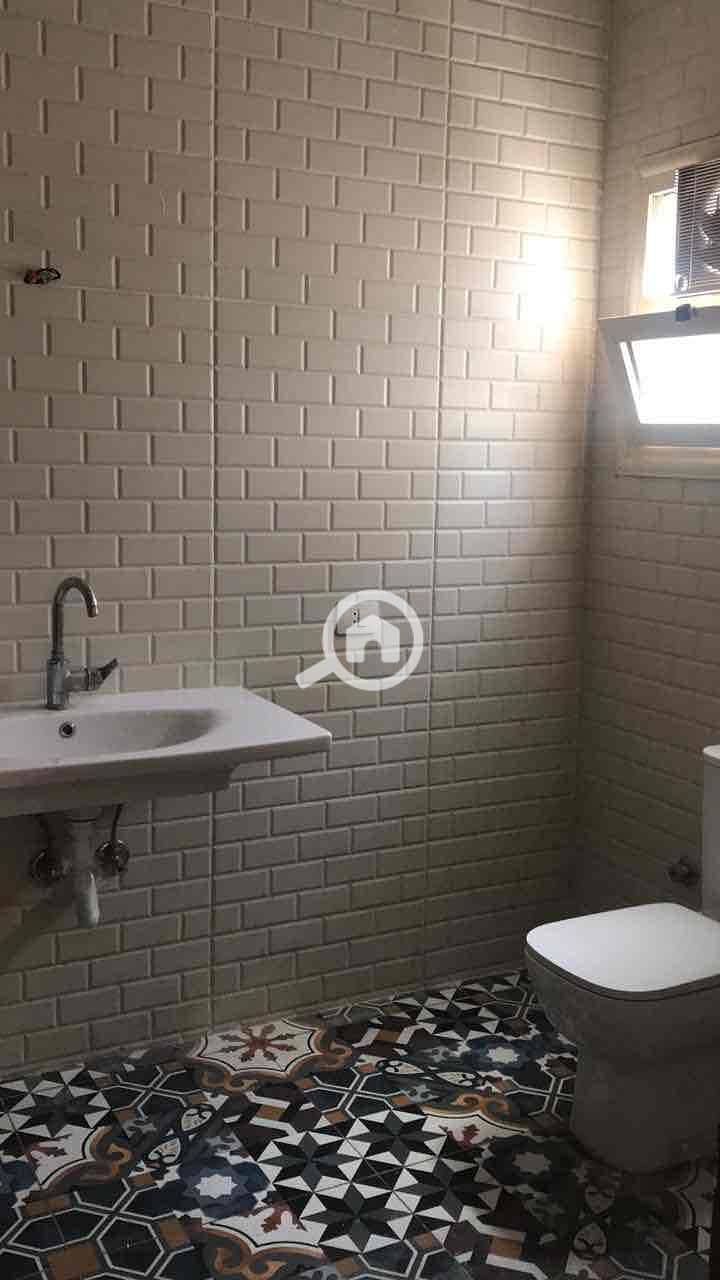 8 0420f19c-33ee-4048-a1c0-84d7e0478f2f. jpg