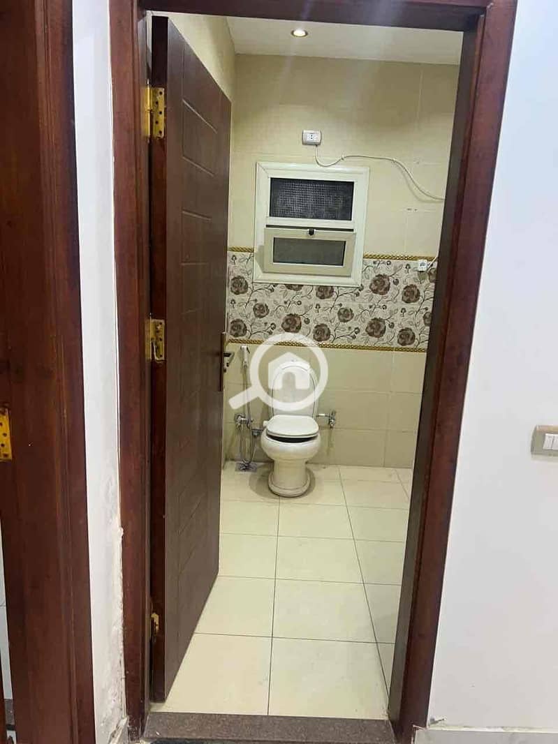 16 7db8f9db-b6b7-4aca-bee0-12dc12c3446a. jpg