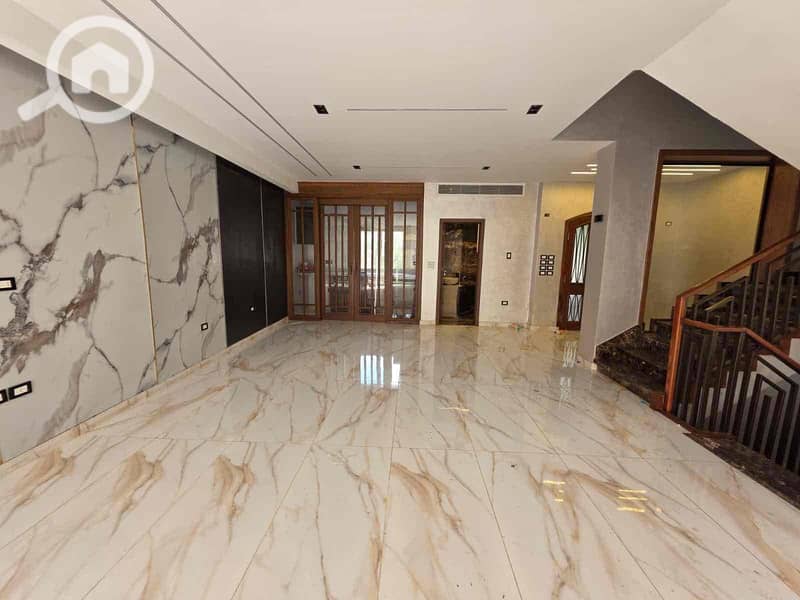 3 d3c78d03-9851-4978-8368-cd372b718bc4. jpg