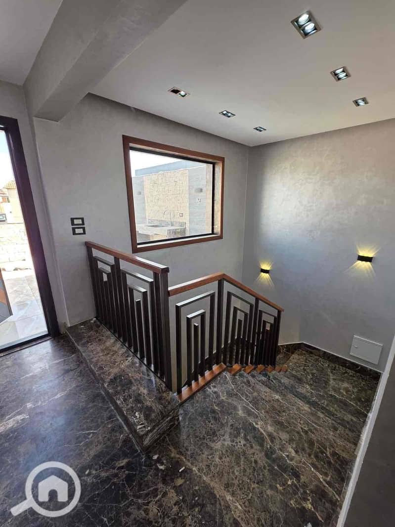 4 59e1eb04-6923-4669-b387-547b74167a12. jpg