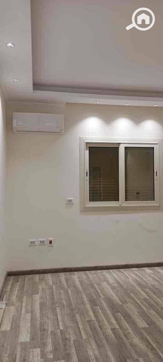 9 95c3b41f-9bb7-48a5-b7bf-deffb8c594f3. jpg