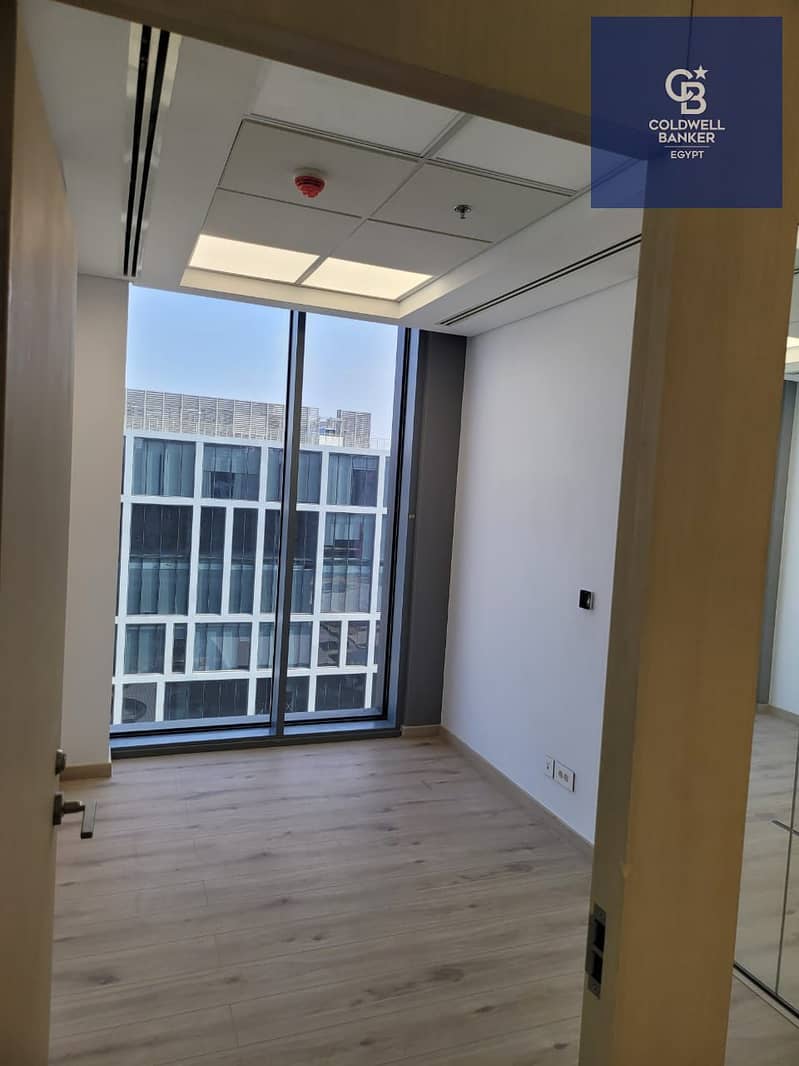 4 WhatsApp Image 2026-01-12 at 20.00. 53_6056ffaa. jpg