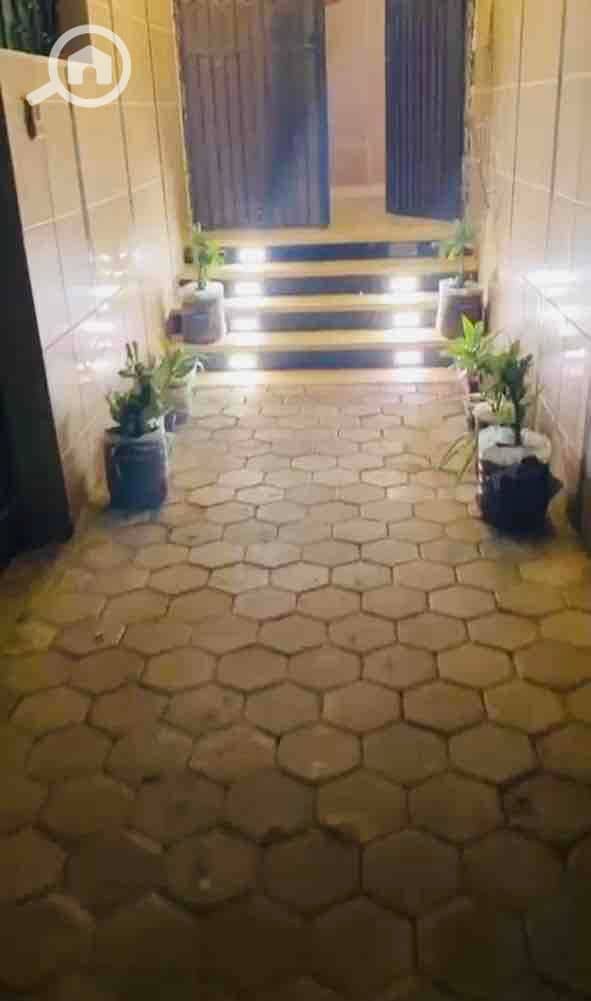 4 9e7aa049-f5b5-4616-bad0-6c0cb33452b0. jpg