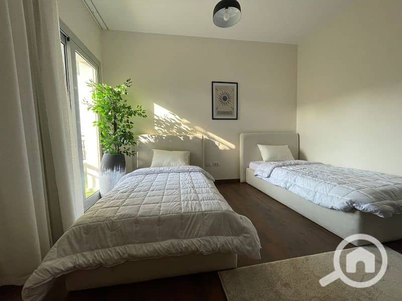 5 820ecce4-69a7-4a64-8c1e-6ed55e3abad8. jpg