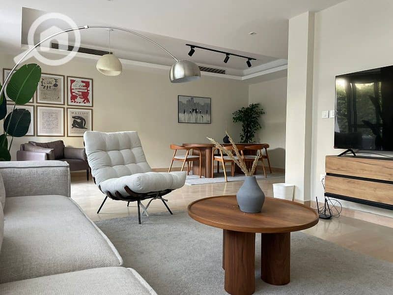 8 b6d9a801-036e-447d-8906-31136c7eb6af. jpg