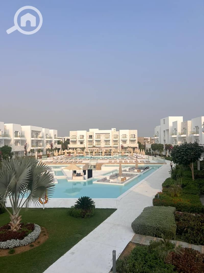 9 10bfcea0-7dc1-4bab-8f04-6b036fad8401. jpeg