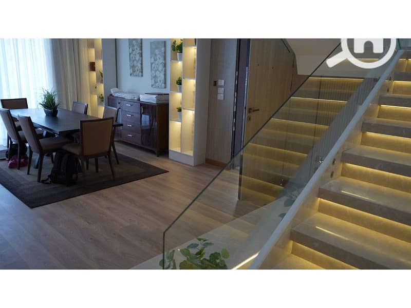 12 db4860d7-d958-4d3d-8e8c-2ade633c46d1. jpg