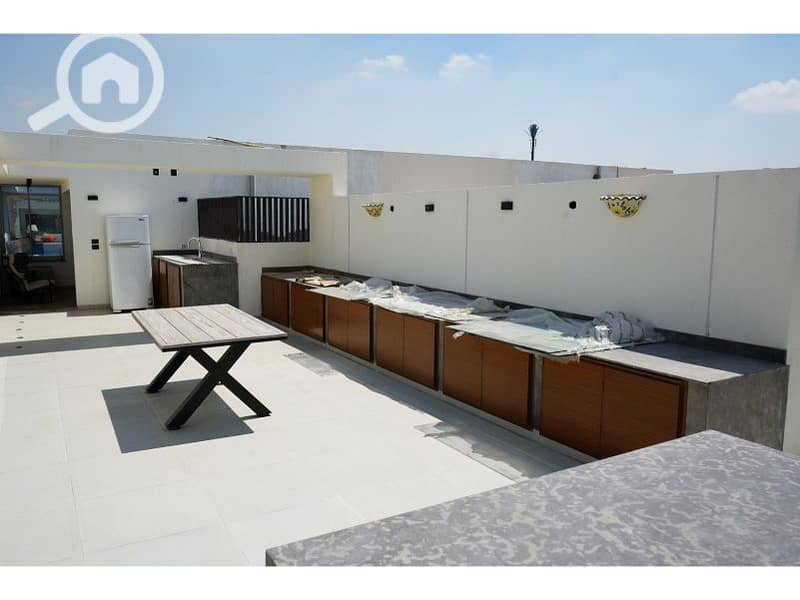 13 ec94aa12-9ed9-4fdd-ad28-632a875ae4d2. jpg