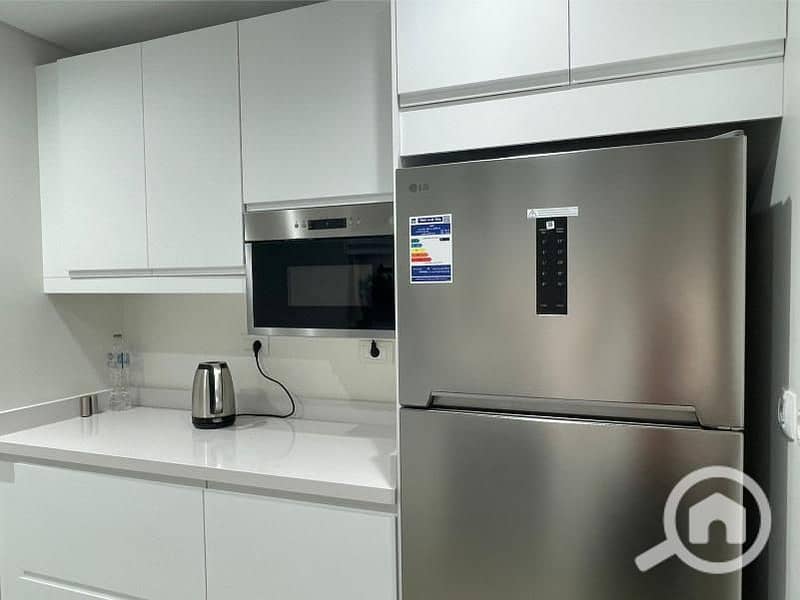 4 183dec68-f38c-4b2f-8df8-c868db113a53. jpg