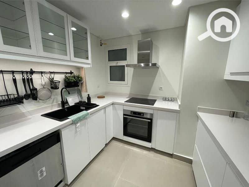 6 cf565dd6-b999-4f3a-a5e8-e2e32c673aa1. jpg