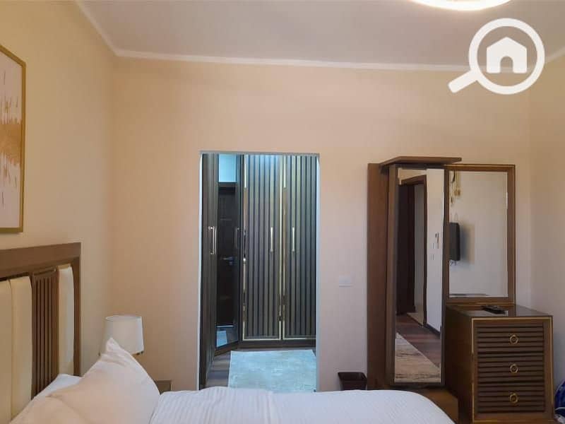 6 c7418579-09a7-4c94-8526-4aec902aeda6. jpg