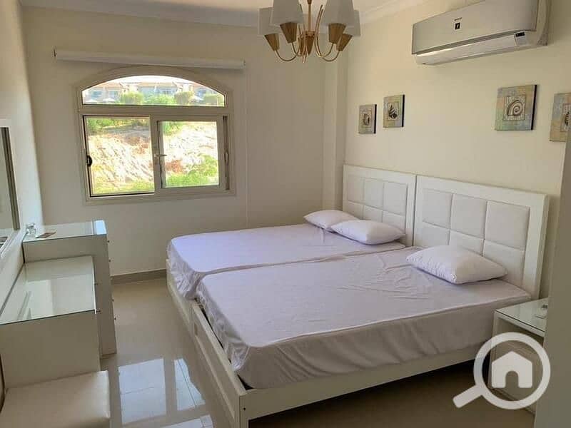 9 677f3d03-de72-4155-9a3c-f96eb1639b77. jpg