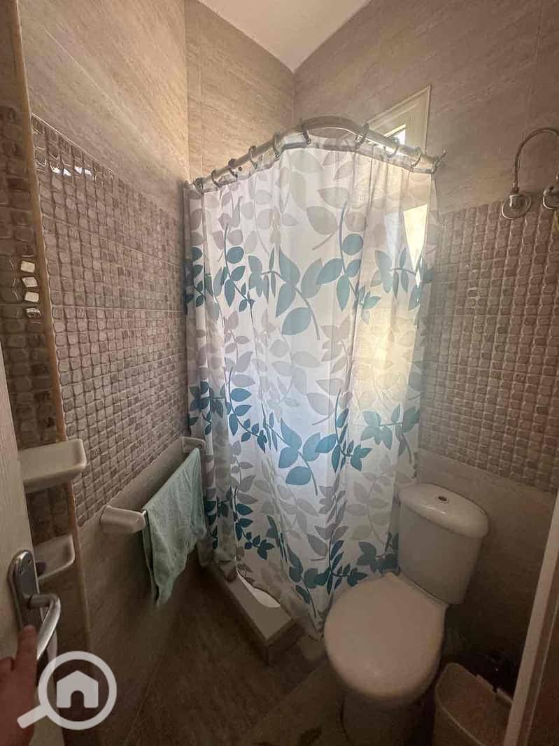 10 93371e4b-f64f-4edd-b471-466bafd62dea. jpg