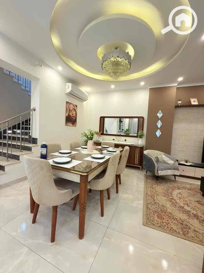 4 8801c649-d86d-428e-b829-82263b113f1a. jpg