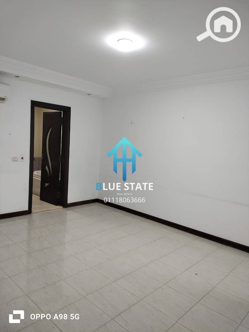 6 01118063666 (68). png