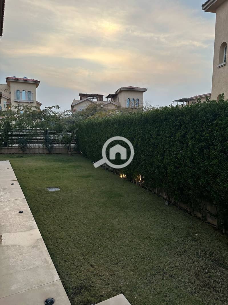 10 92eafffa-cb0c-4e72-8bc5-8f08187574bd. jpeg