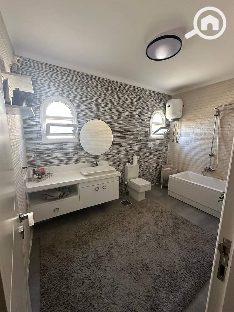 31 c6e962a5-9eaa-4cbb-b107-bd05fe7366c7. jpeg