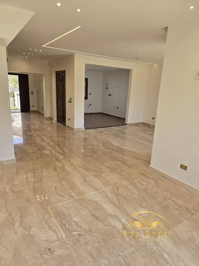 2 06f29db9-ccb4-44ec-9737-721d72d30bb2. jpg