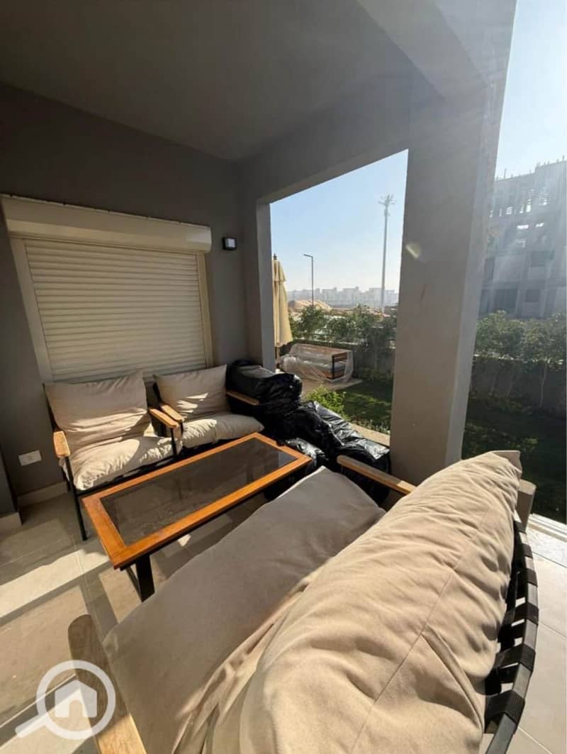 5 3deb52bd-eb7e-4d67-bd2c-9e1785488c20. jpeg