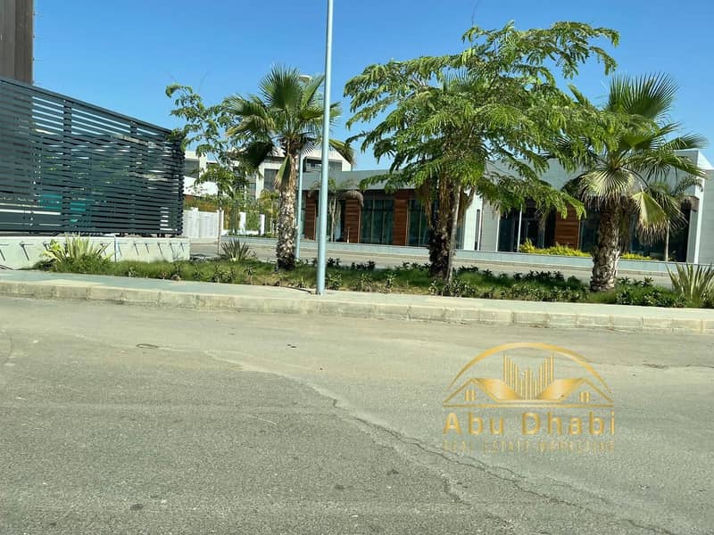 6 4f674b6f-5b80-42c5-99f7-1c910ae71647. jpg