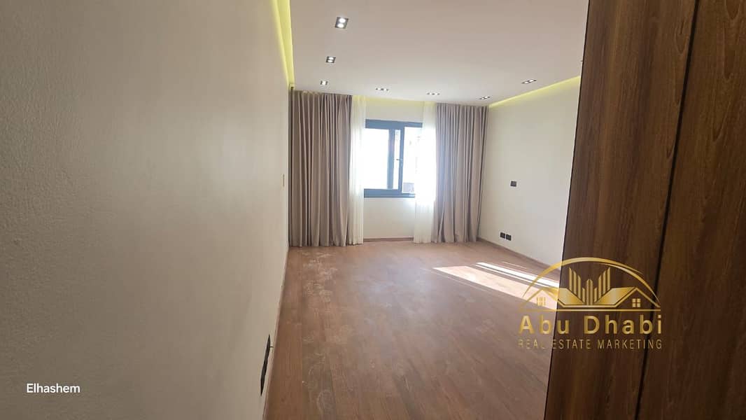 5 bdb48eb7-b826-45cb-af41-b933f803baf4. jpg