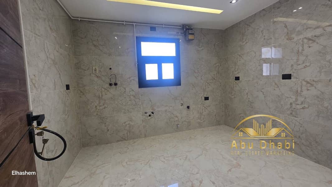 9 bd5832bb-c098-40df-a3ce-c3684c2d3222. jpg