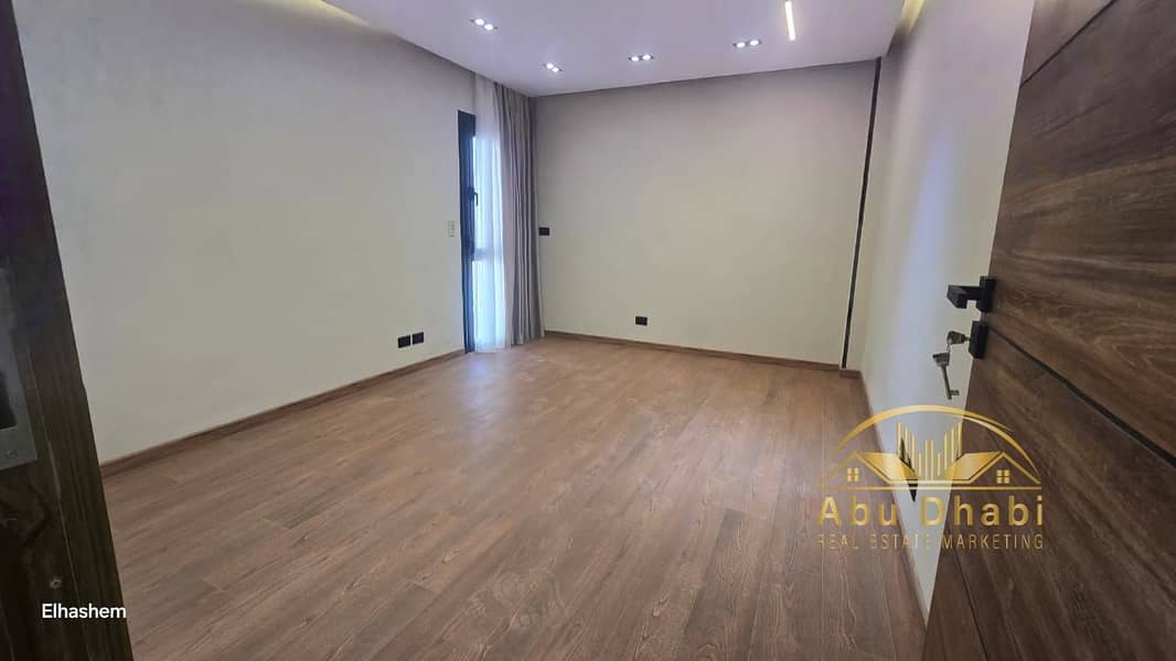 10 948b82d8-0daa-449e-9145-6fb6256aa02f. jpg