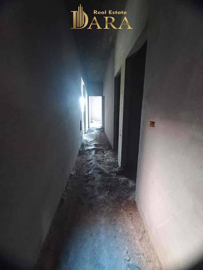 11 554e80a0-7e15-4ef2-bfed-b00c48446d71. jpg