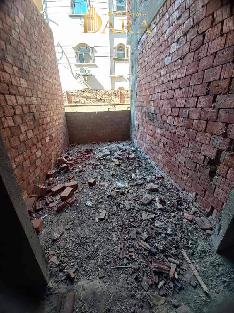 14 d69e98a5-6b66-415d-8f54-37ff99d78b42. jpg