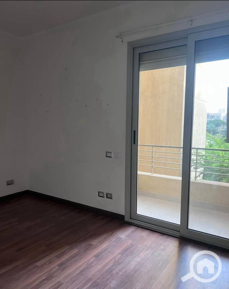 6 fb2eee46-9cc2-4cf8-8bfa-133fb164bad9. jpeg