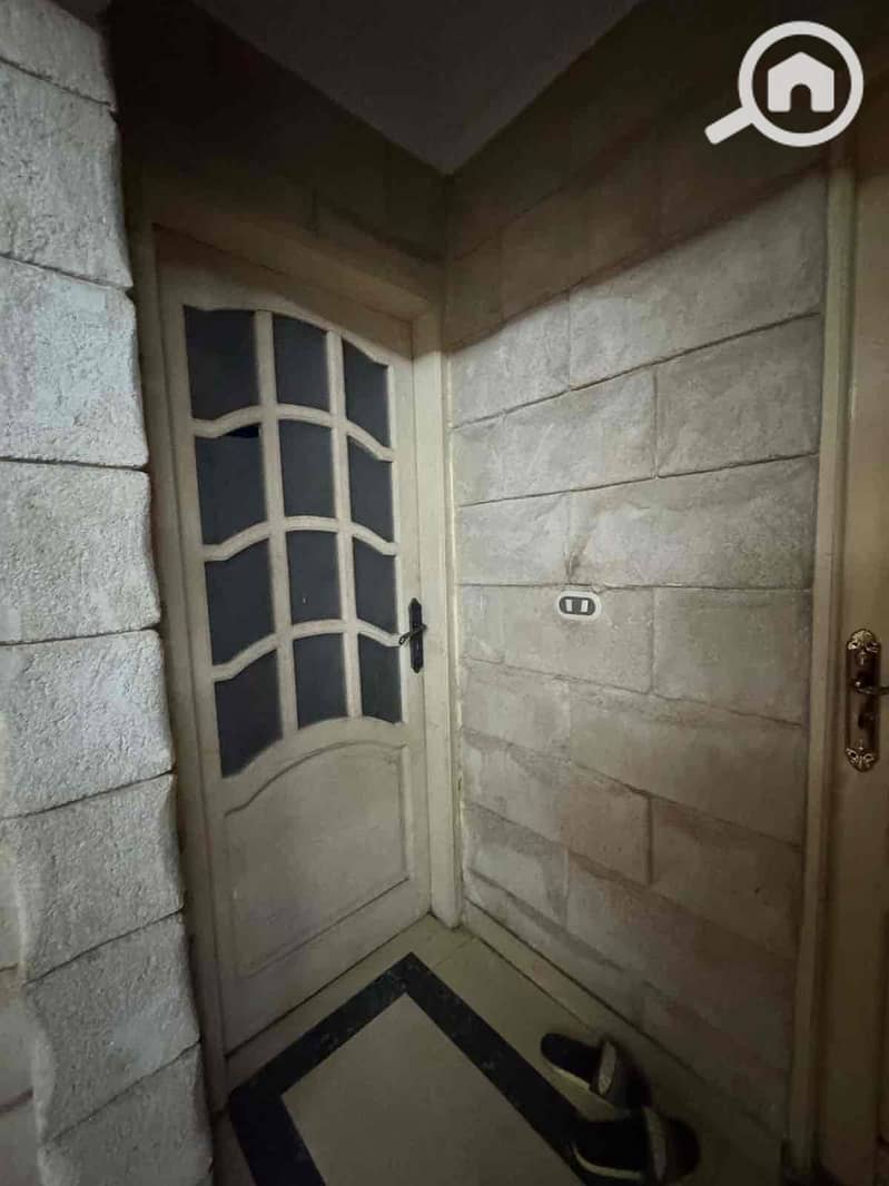 12 8e526c0c-8633-4e29-a063-931f188a4933. jpg