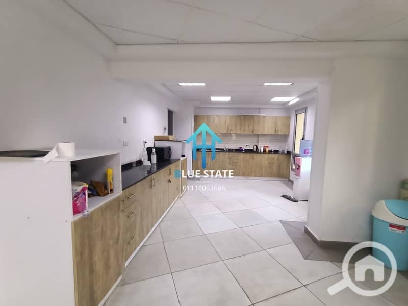 8 01118063666 (4). jpg