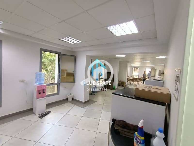 9 01118063666 (2). jpg