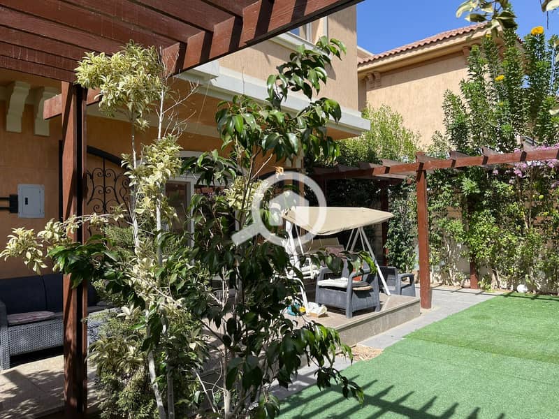 8 090bb9a6-0e8a-450f-93d1-e92c868d026d. jpeg