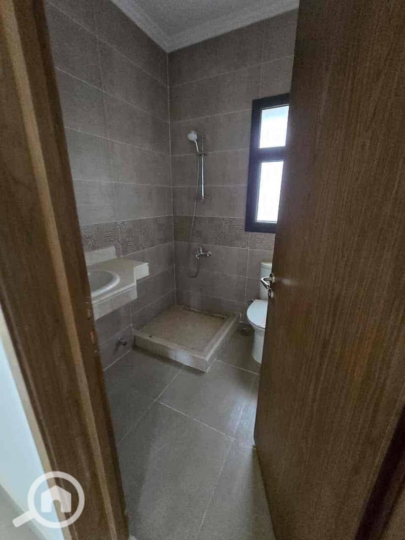 13 ff136077-38ef-4c84-93e1-e23ebaeabb08. jpg