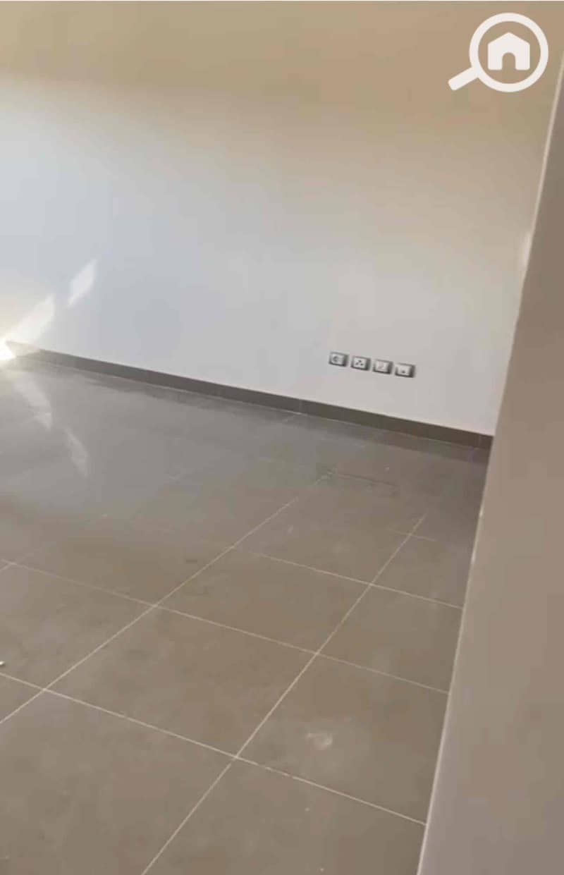 6 7fd68a9e-5130-4611-b62f-fcbf1f4bb0a2. jpg