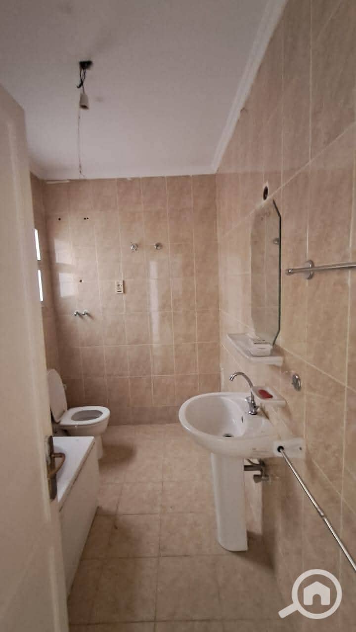 7 a23a0e54-4a96-4136-a0c9-c32bf0e75951. jpg