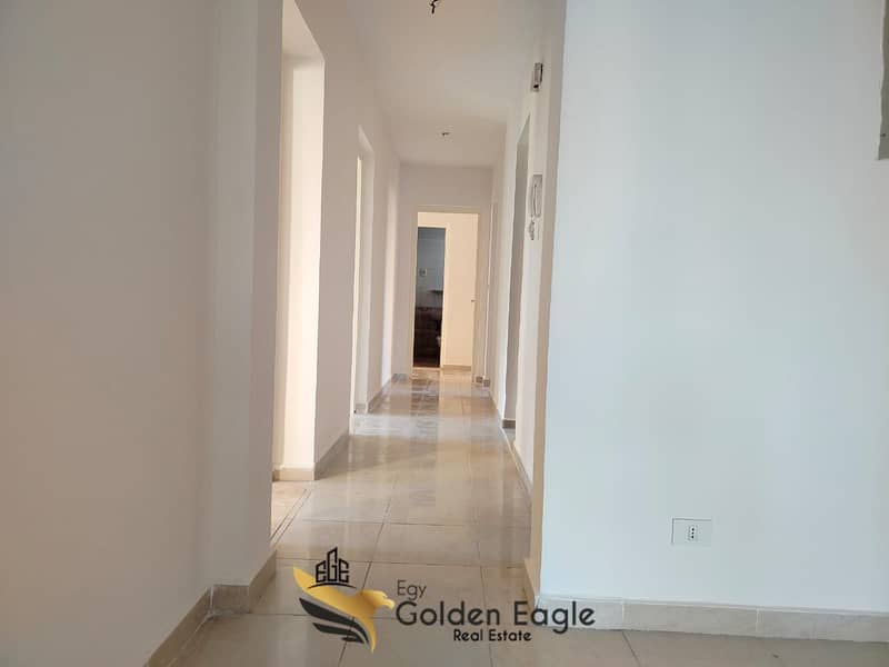 8 04b6e2e0-6819-47c0-bafa-46d73119565c. jpeg